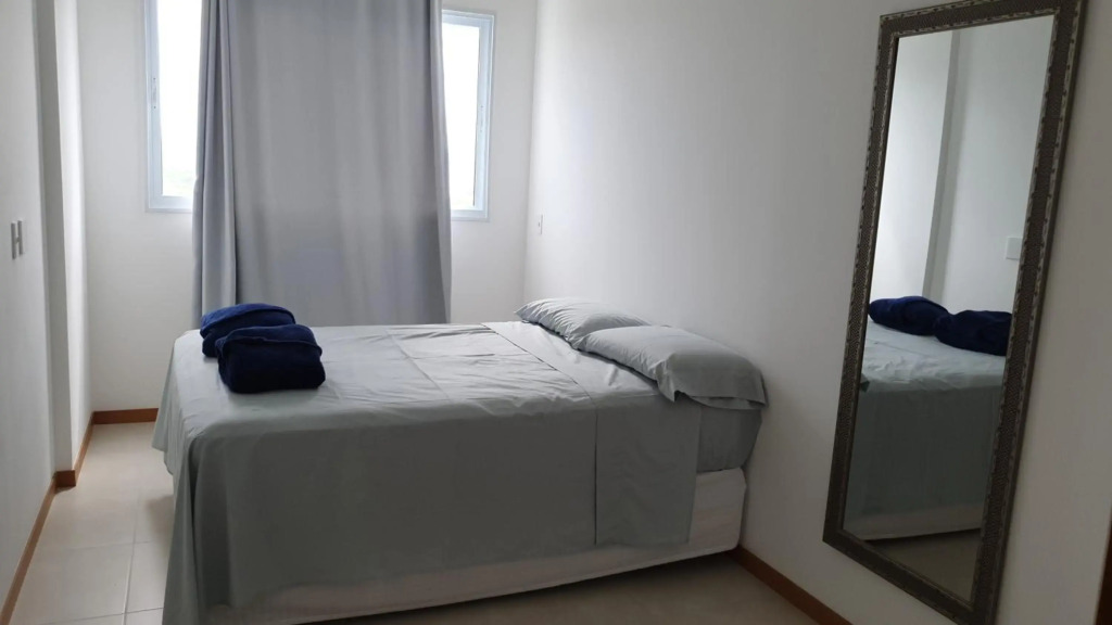 Apt com dois quartos, novo, centro de Guarapari! Varanda gourmet com vista mar, churrasqueira, Smart TV, Wi-Fi 200 MB, Lavadora de roupas e Garagem privativa
