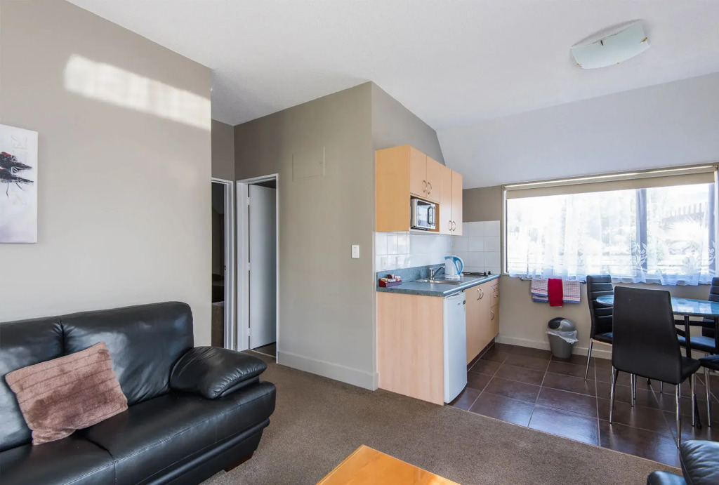 Manuka Crescent Motel