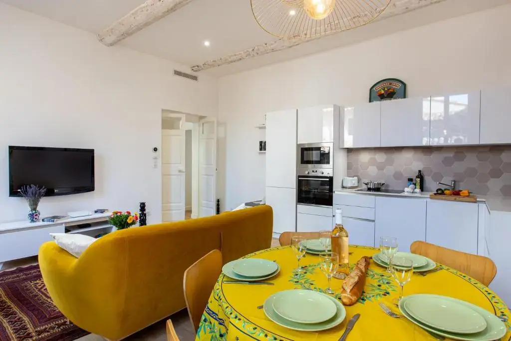 St Vincent - 3 BEDROOMS, MAGNIFICENT,VASTE, SUNNY, A/C, WIFI