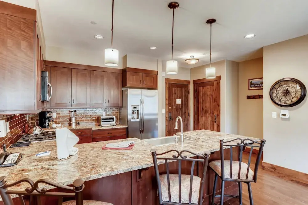 Luxury Water House Ski W/ Pool & Hot Tubs 3 Bedroom Condo