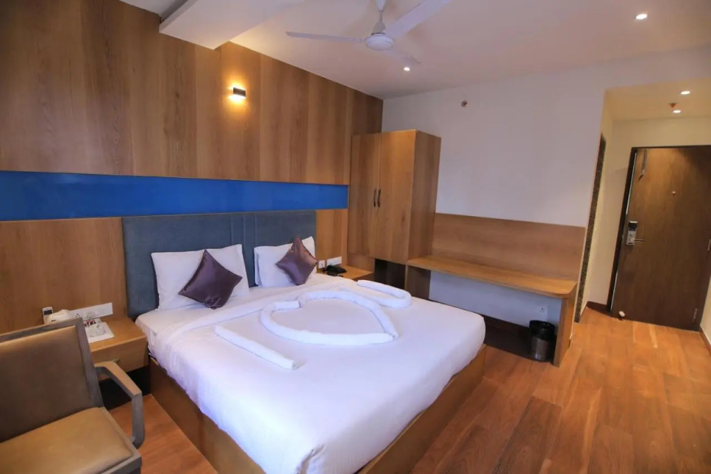 Mumbai House Express Udaipur