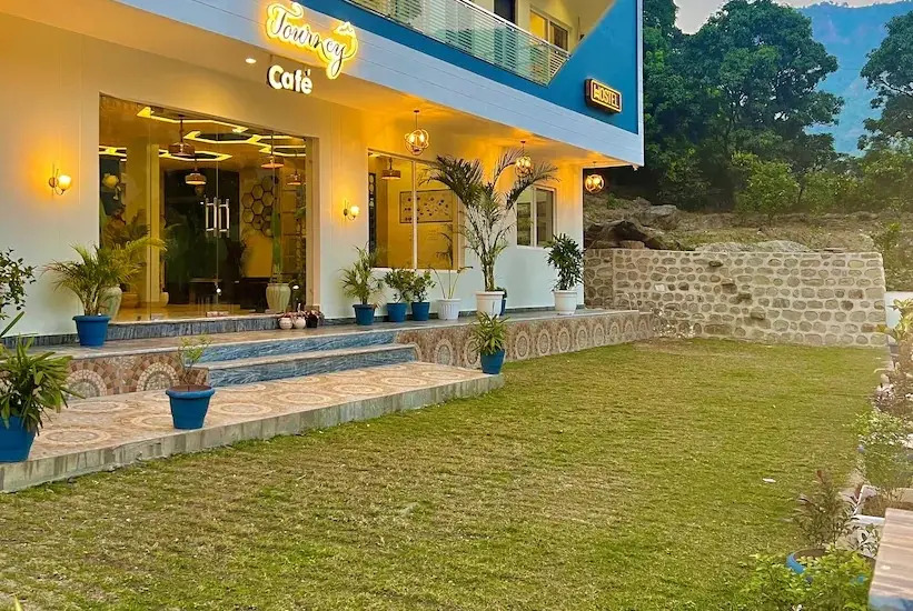 Hostel By The Lake Hill In Bhujiyaghat