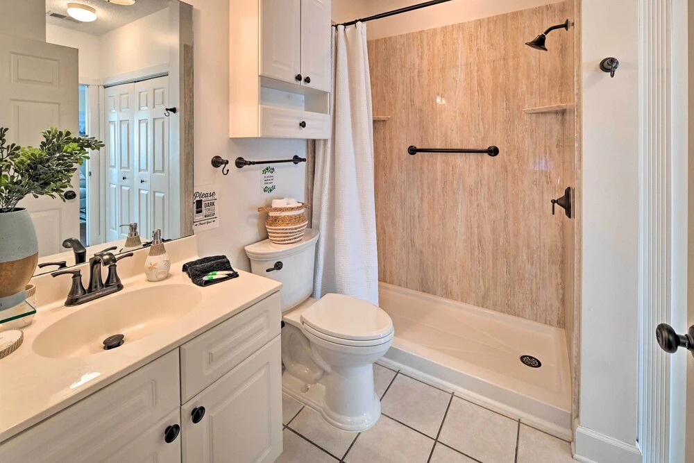 Bright Myrtle Beach Condo w/ Balcony!