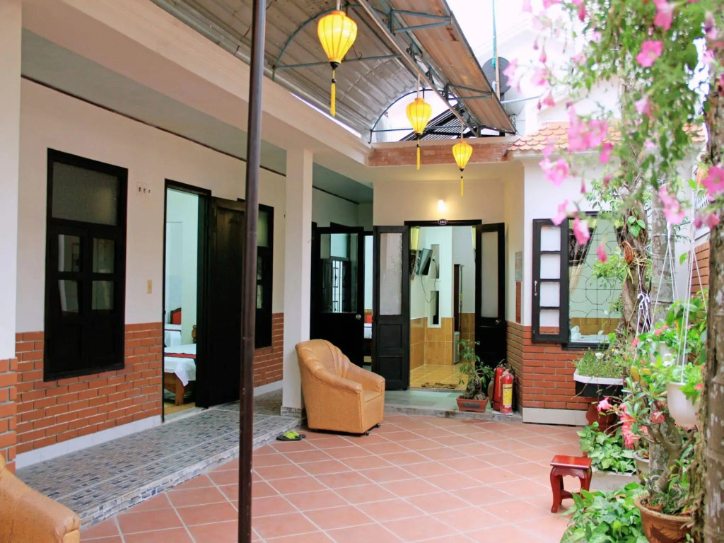 Red Ceramics Homestay