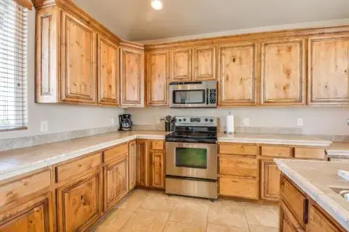 3BD/2B Sunset Views in the Desert
