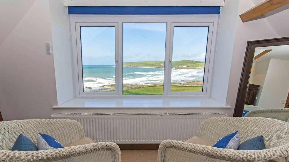Stables - BEST Sea views in Croyde Sleeps 8