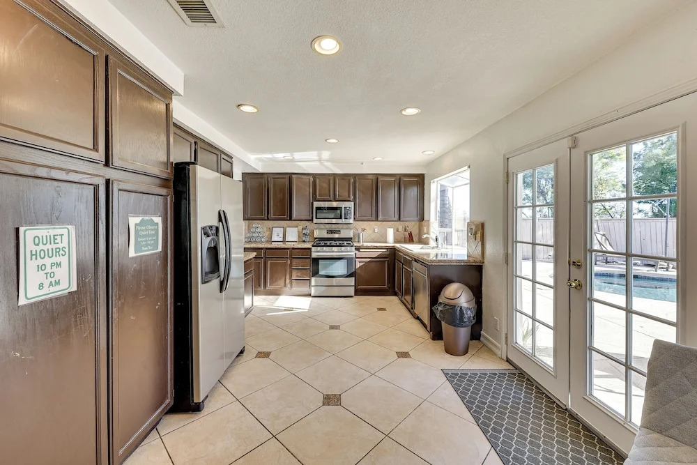 Lake Elsinore Home w/ Pool - 44 Mi to Disneyland!