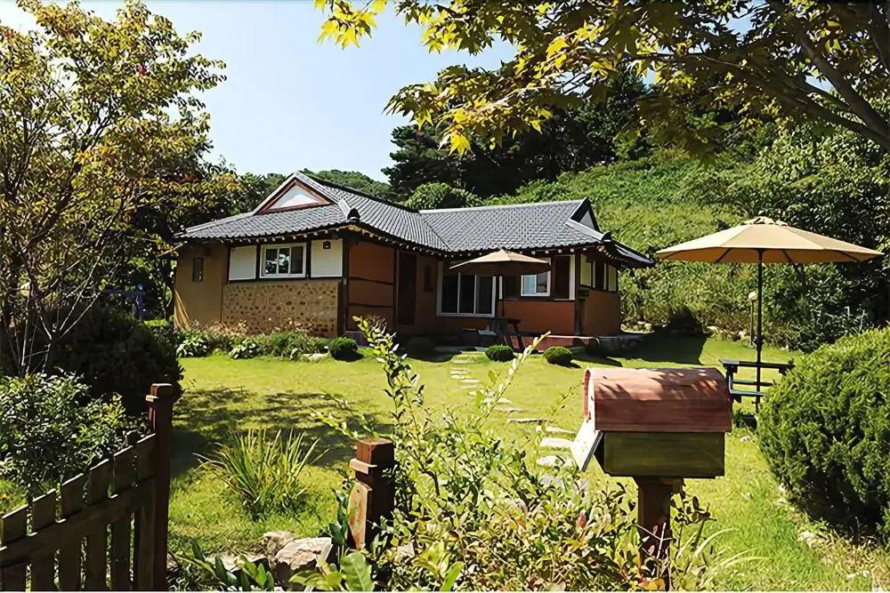Ganghwado Maria House Pension