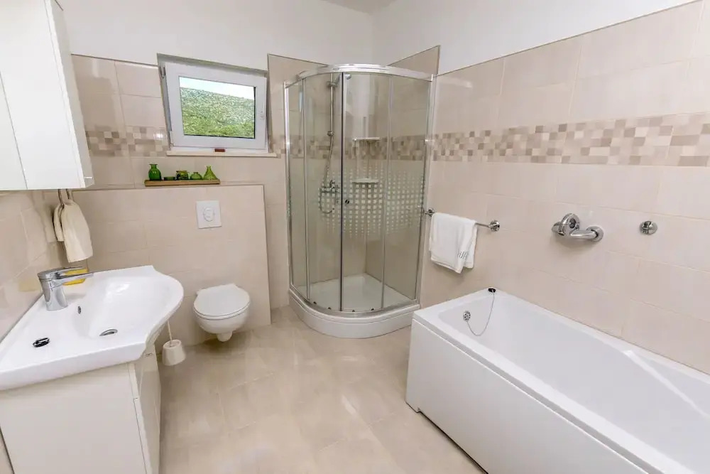 House Aria