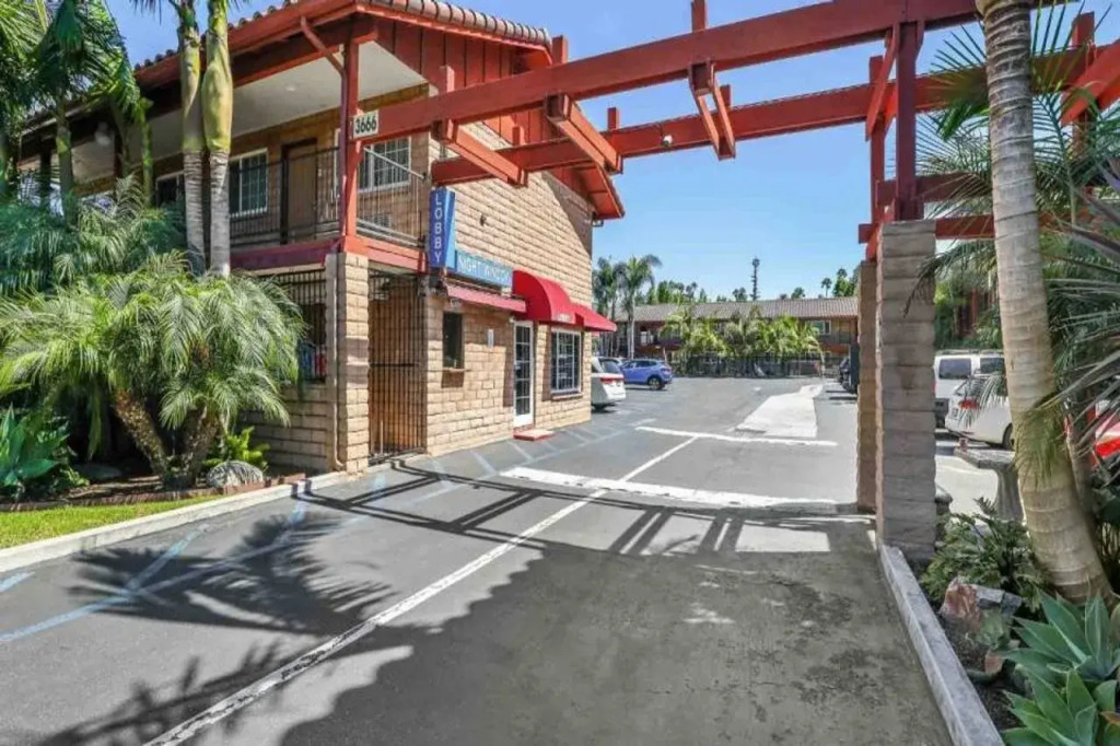 Motel 6 Carlsbad, CA - North Near Legoland