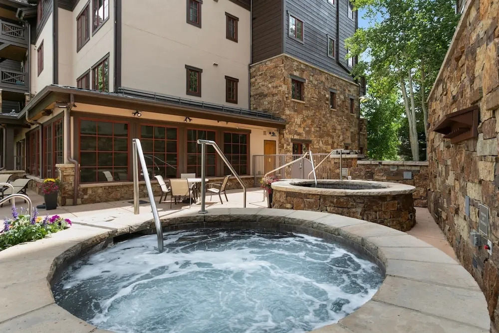 B107 Beaver Creek Landing 3 Bedroom Condo by RedAwning