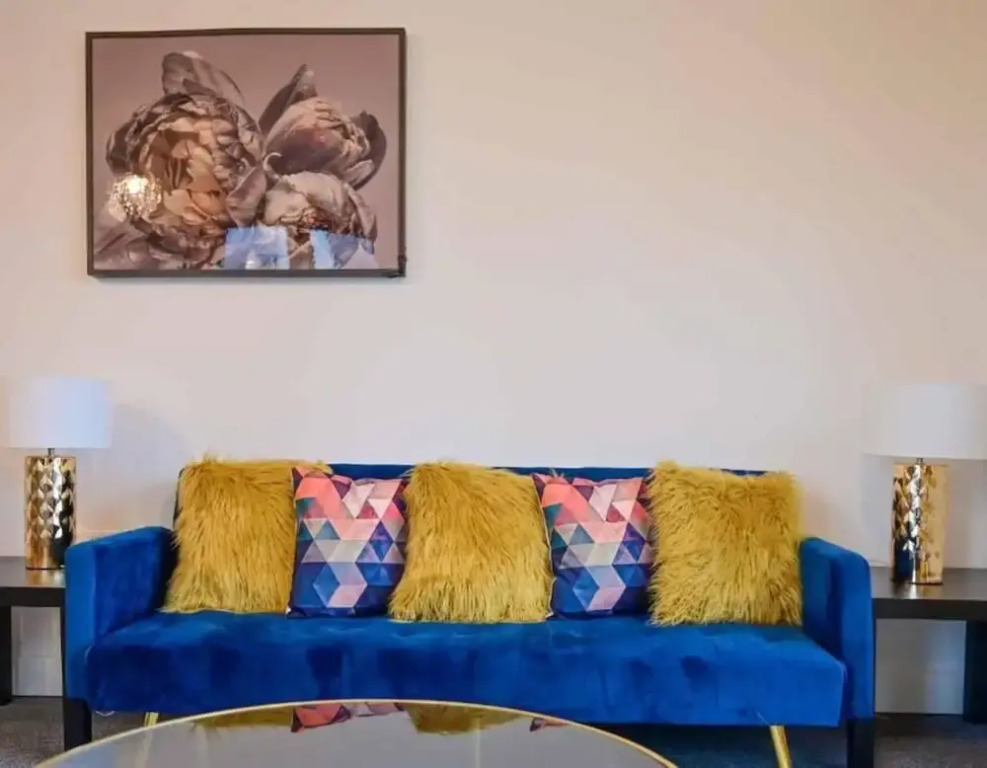Livestay - Modern Spacious 2 Bed 2 Bath Apartment