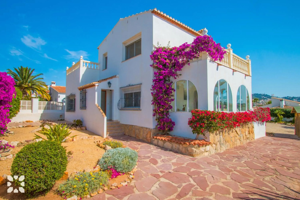Villa Ladera by Abahana Villas