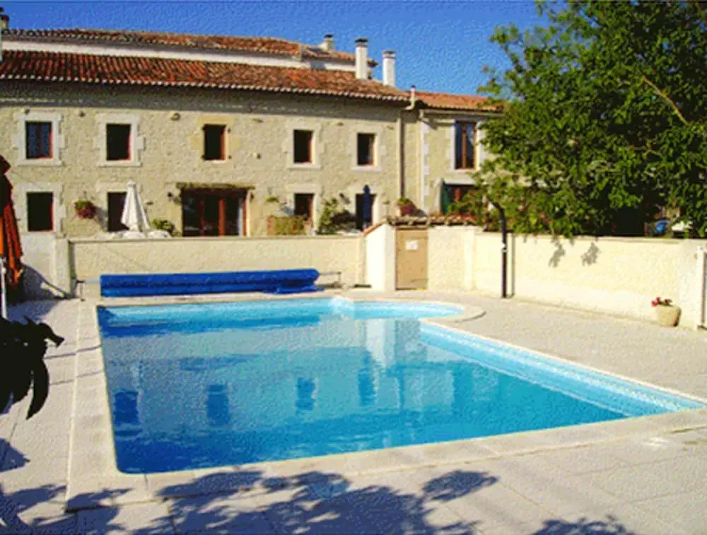 Property With one Bedroom in Paille, With Pool Access, Enclosed Garden
