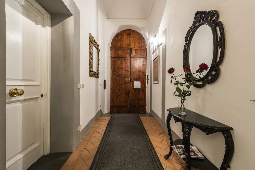Luxury Large Loft by Dante House, Top Location