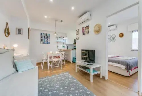 Central Beach Villa W/ Heated Pool, By TimeCooler