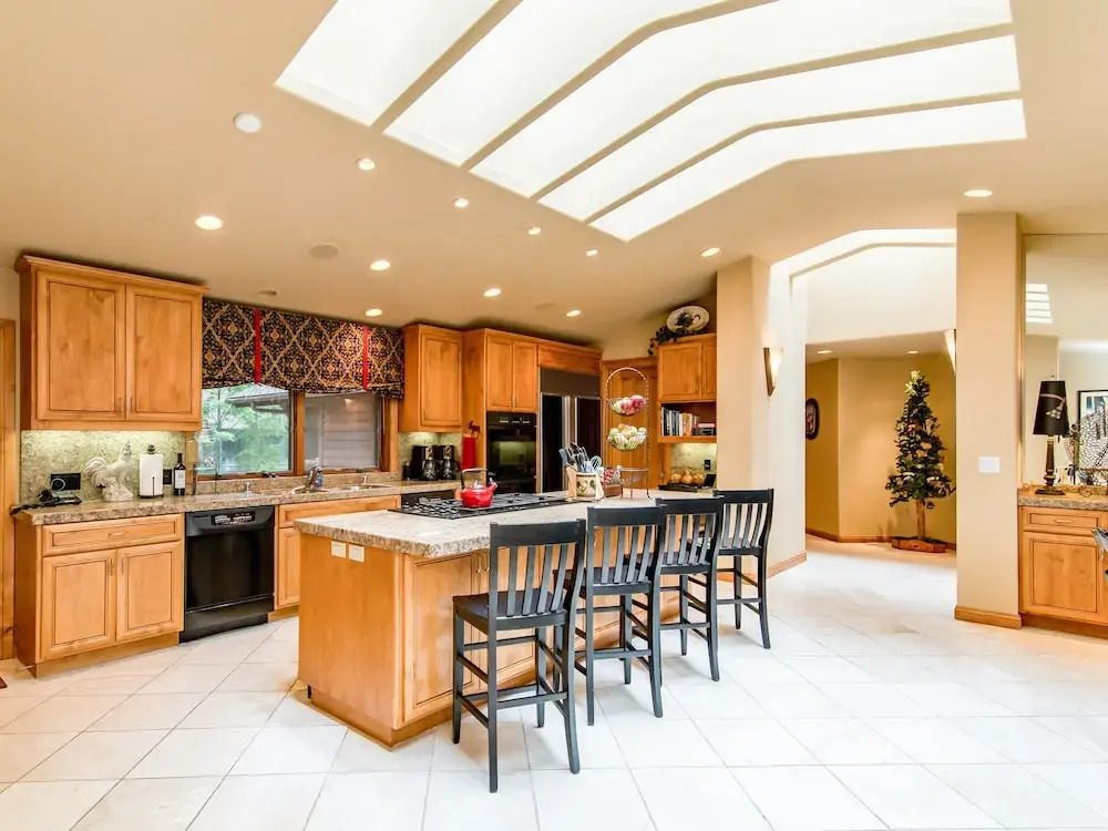 Lakeshore Townhouse 936