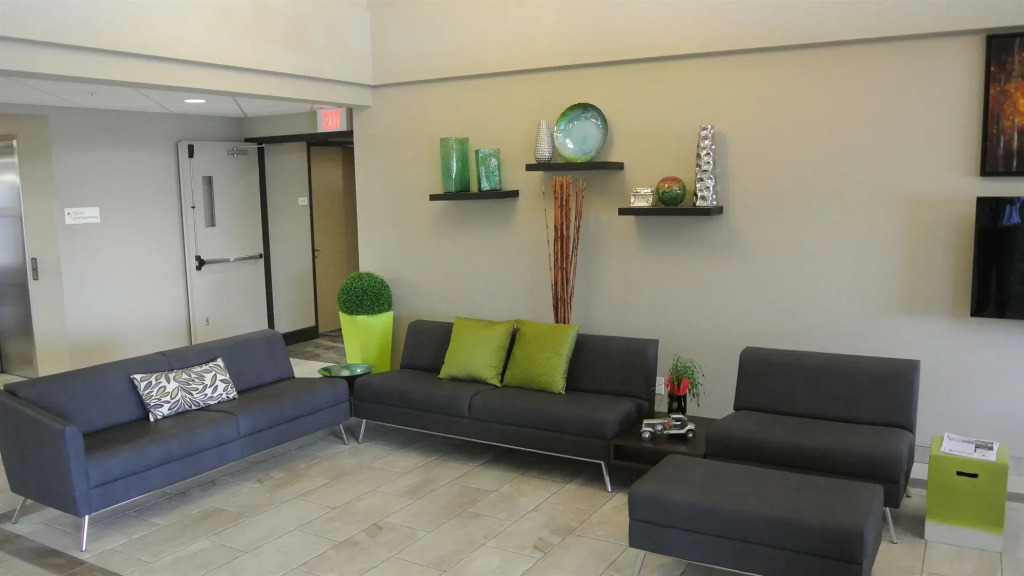 Home Inn and Suites Lloydminster