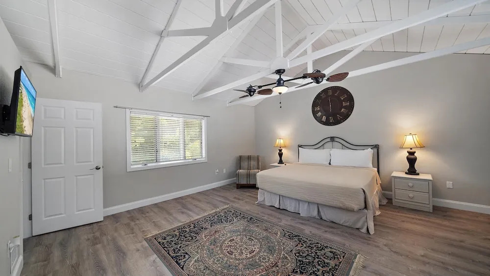 Windsor By The Bay 2 Bedroom Cottage by RedAwning