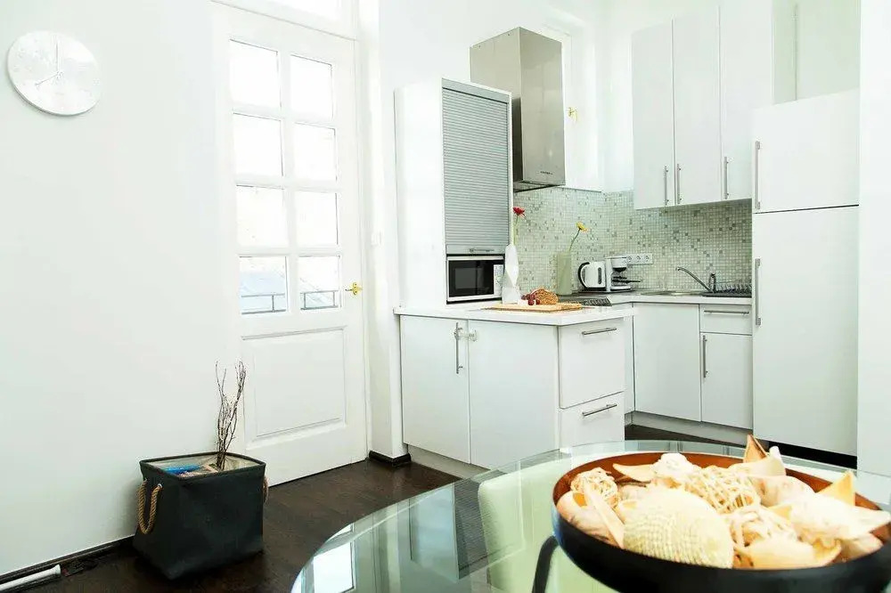Two Bedroom Suites Near The Parliament