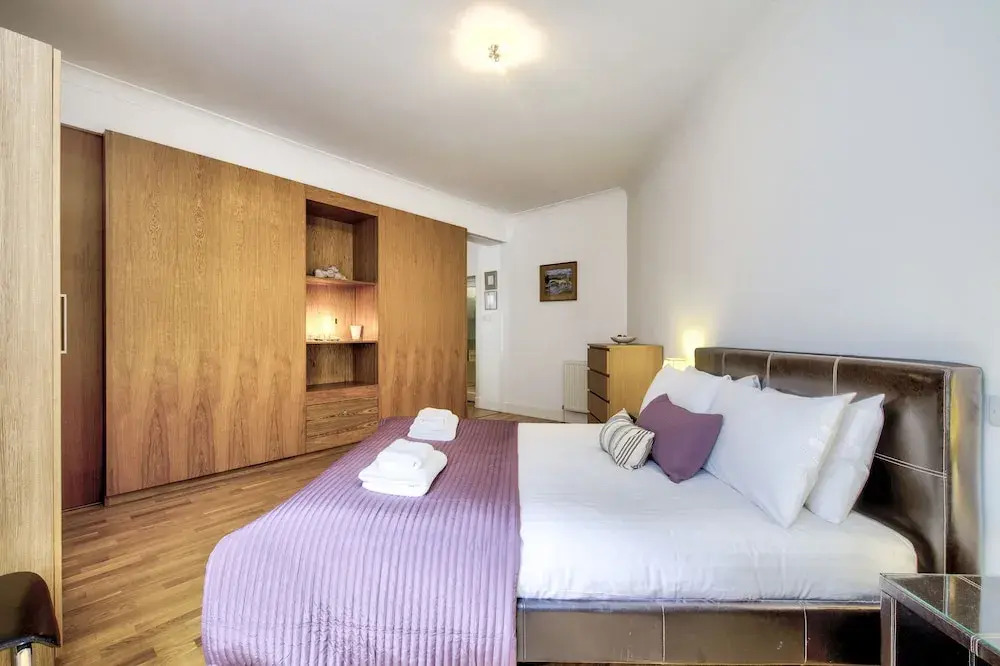 Bright Georgian 1BR Flat in West End