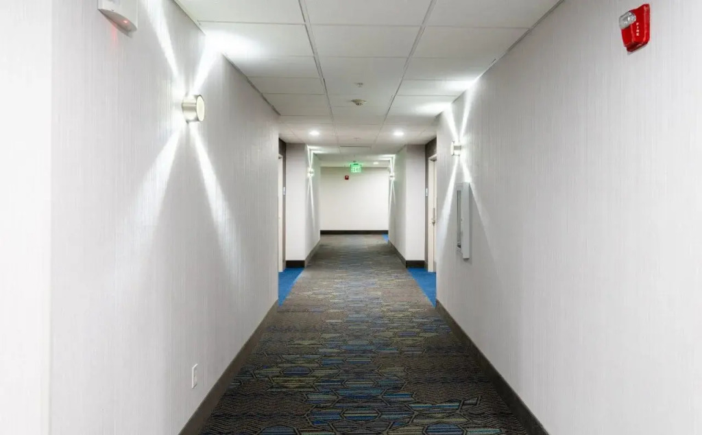 Holiday Inn Express & Suites - Lake Forest by IHG