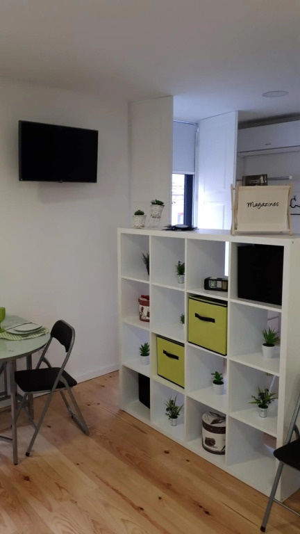 TMB  Oporto Station House