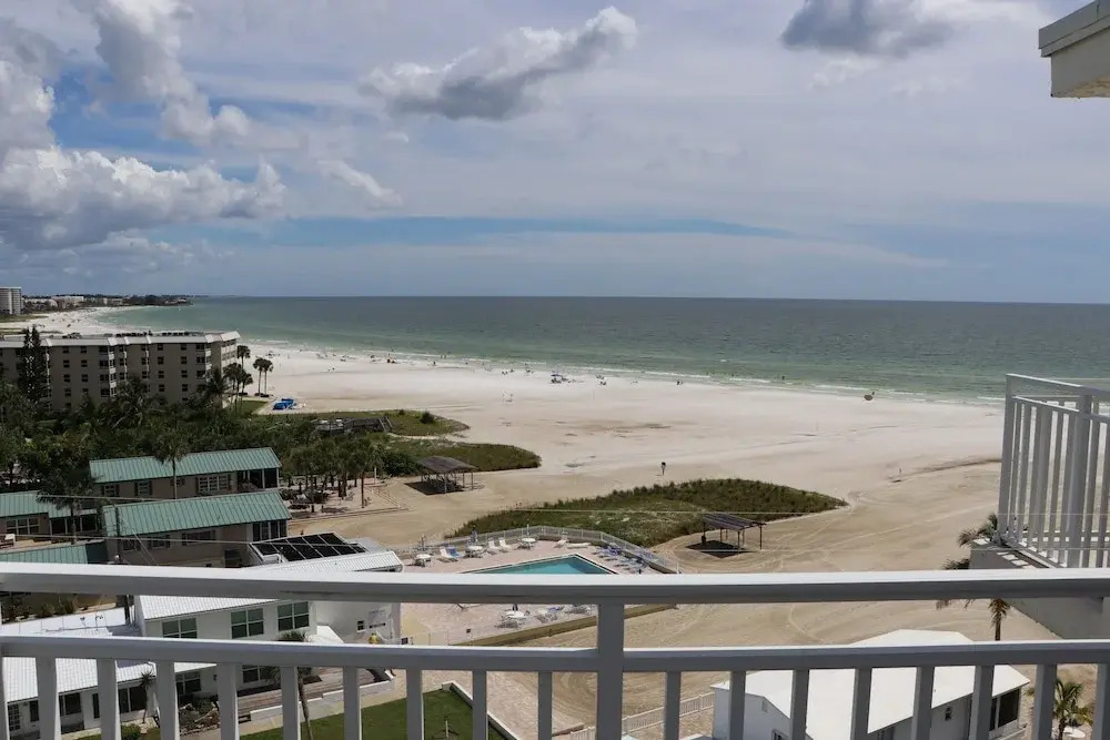 Jamaica Royale 805 Top Floor With Amazing Views! 2 Bedroom Condo