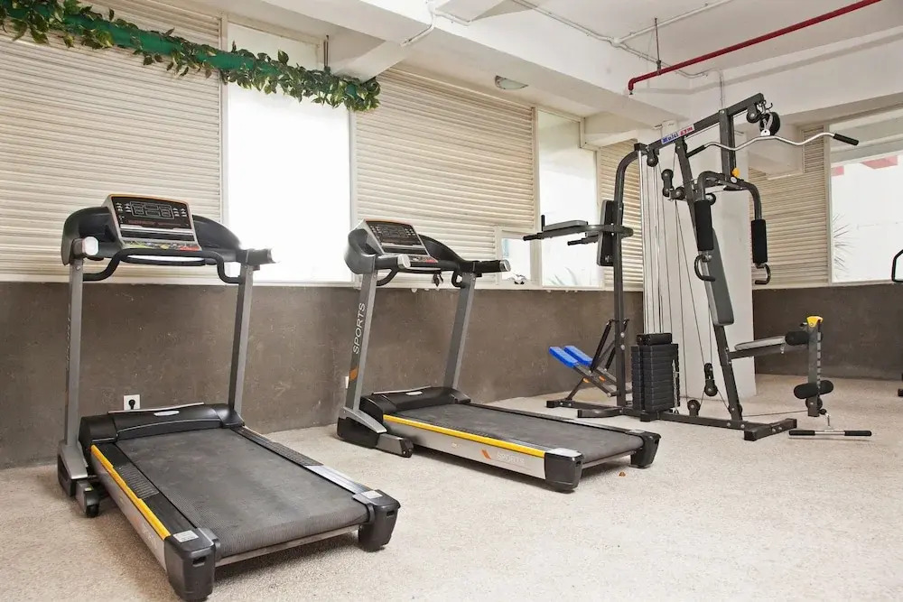 RedDoorz Apartment near Golden City Mall