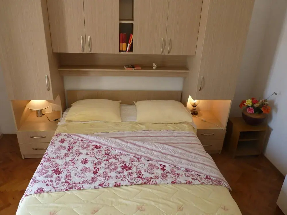 Apartments and Room Marin