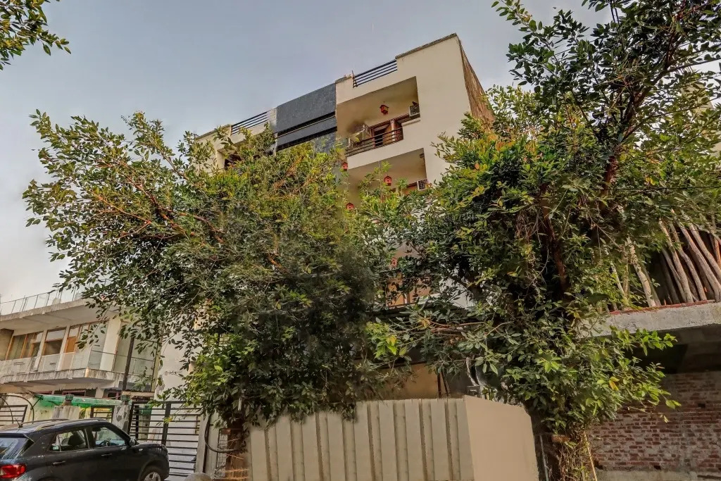 Collection O 82470 Hotel Rent Abode Aone Inn