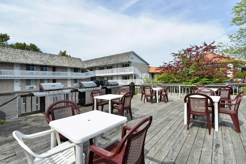 Travelodge by Wyndham Mackinaw City