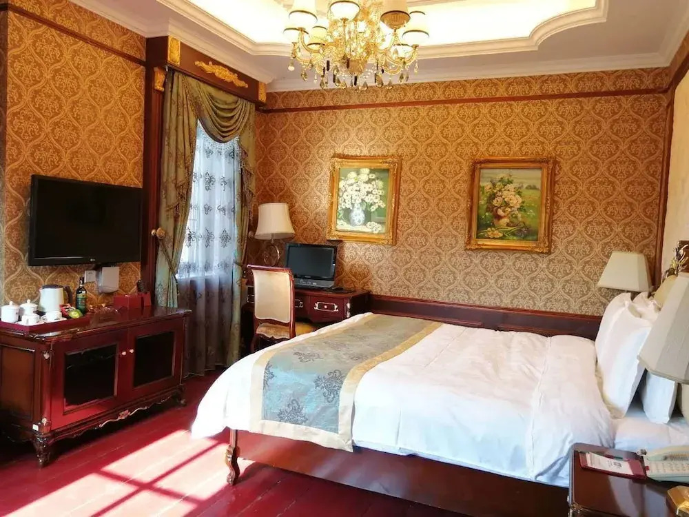 Railway 1896 Garden Hotel