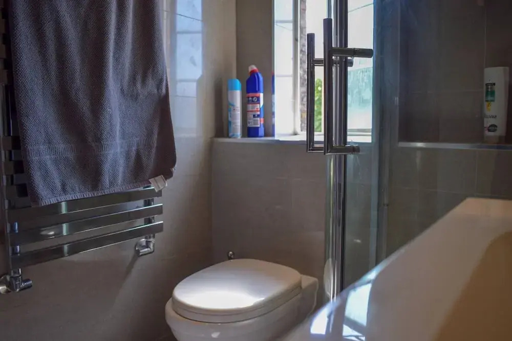 Modern 2 Bedroom Flat with A/C in Westminster