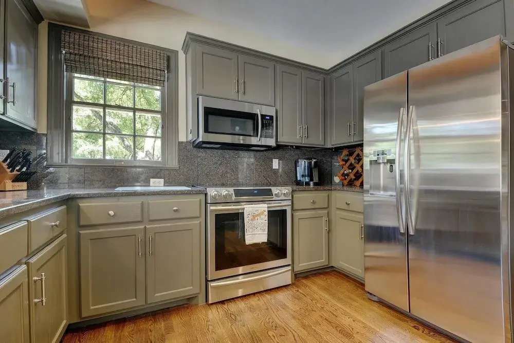 6BR 8BA Historic LBJ Estate near Lake Austin by RedAwning