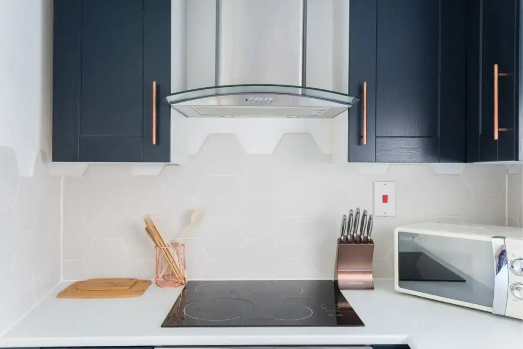 The Historic Gem - Sleek & Central 3BDR Maisonette