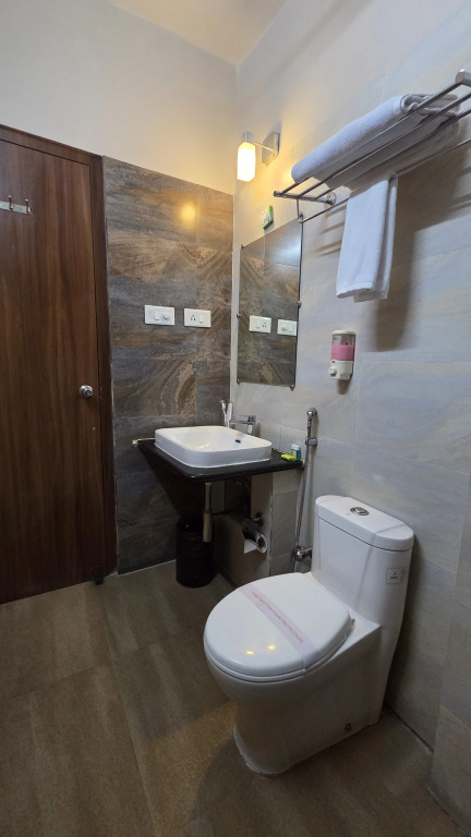 Hotel Gulmohar Grand