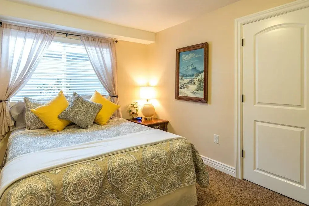 Family Crash Pad near SLC