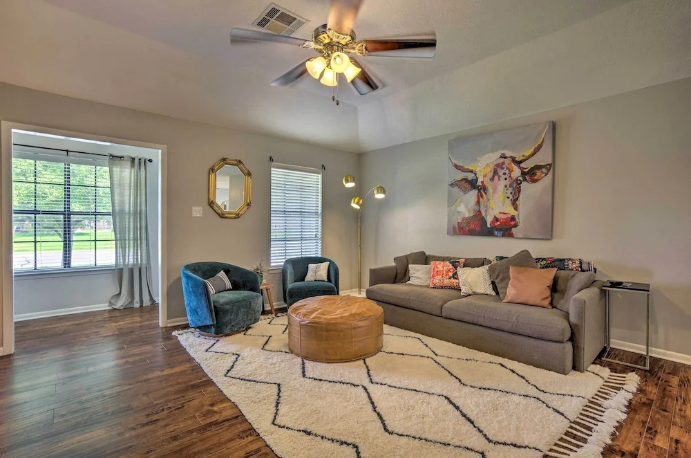 Pet-friendly Bryan Home < 5 Mi to Texas A & M!
