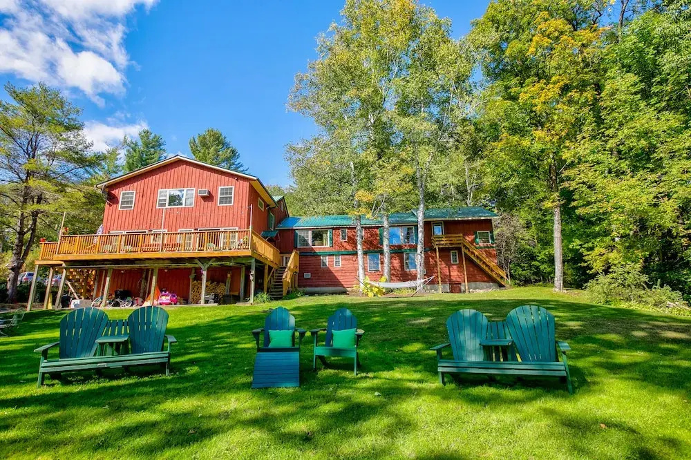Timberholm Inn