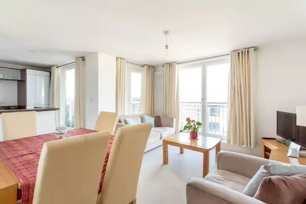 2 Bedroon Apartment With Balcony And Seaviews