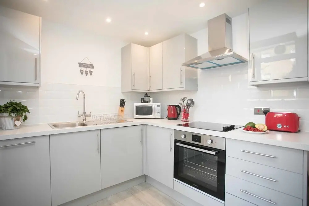 Light filled garden flat sleeps 4