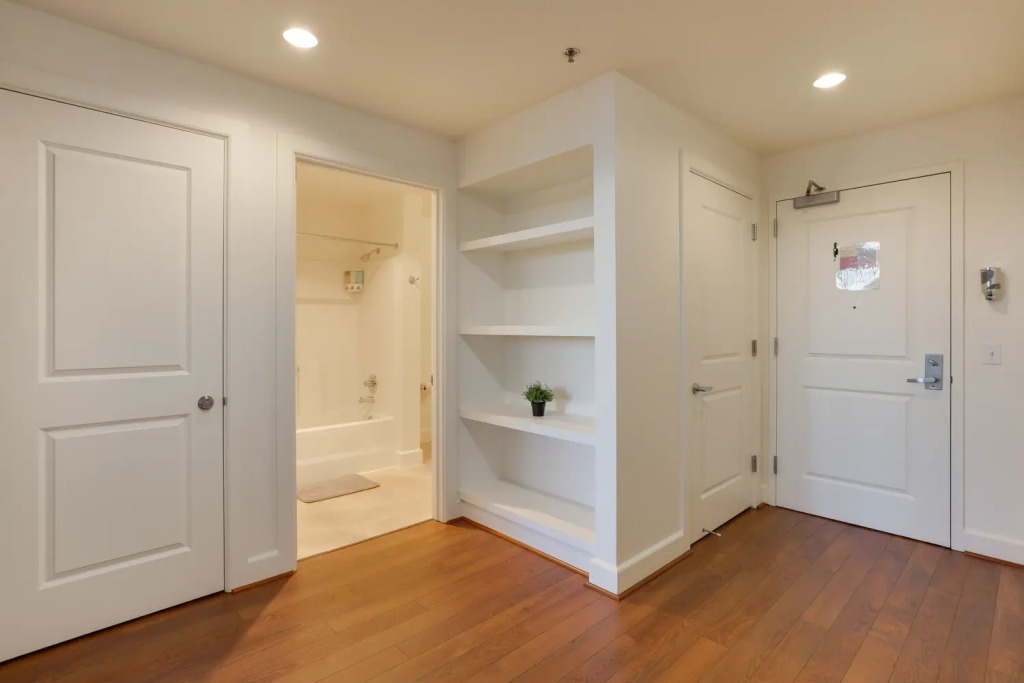 Spacious, Downtown Location – great for work and relaxing!