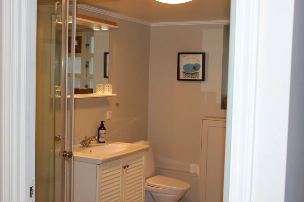 Grettir Guesthouse Downtown Charm