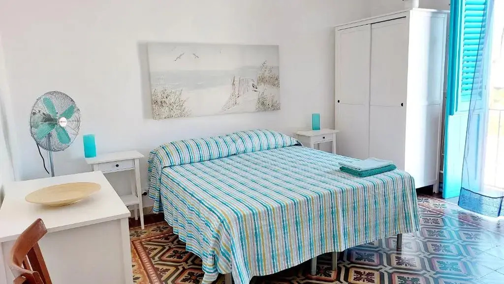 Casa Blue Windows p1