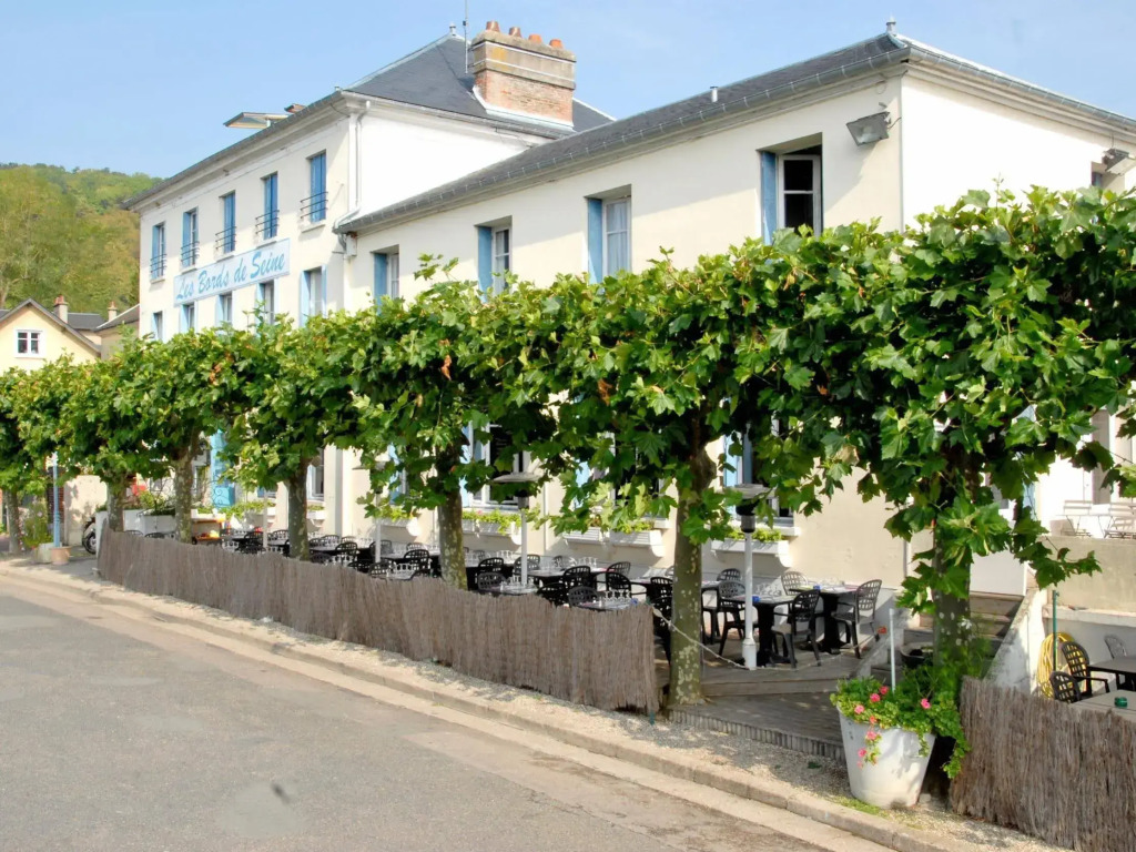 LOGIS Hôtel & Restaurant - Les Bords de Seine