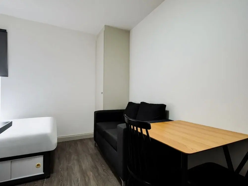 Modest Apartment in London Near Wimbledon Park