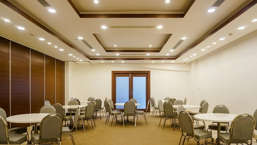 The Altruist Navi Mumbai Hotel