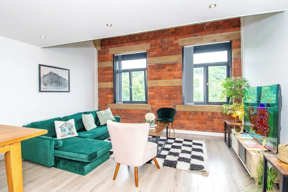 Apartment - Sleeps 4 - Parking - Workspace