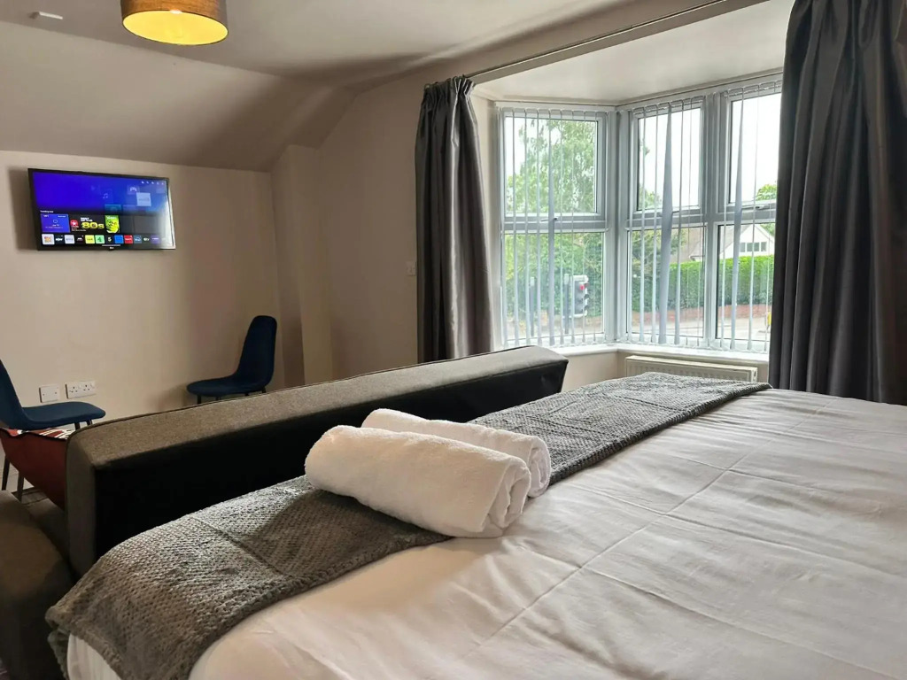 The Prince Albert Pub & Hotel with onsite FREE PARKING 2 minutes from Legoland